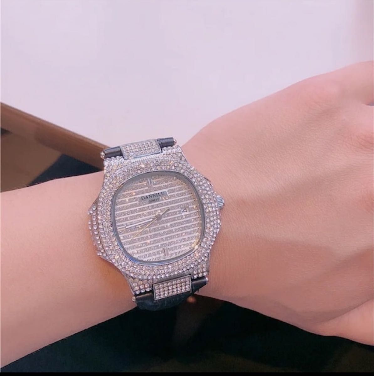 腕時計 アナログ クォーツ腕時計　高品質　売れ筋　メンズレディース　高見え　おしゃれ　革　レザー　未使用新品