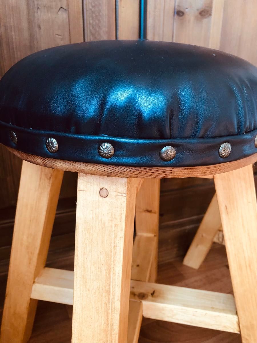 ハンドメイド　国産ひのき　アンティーク　レザー布　木製スツール　チェア（椅子）