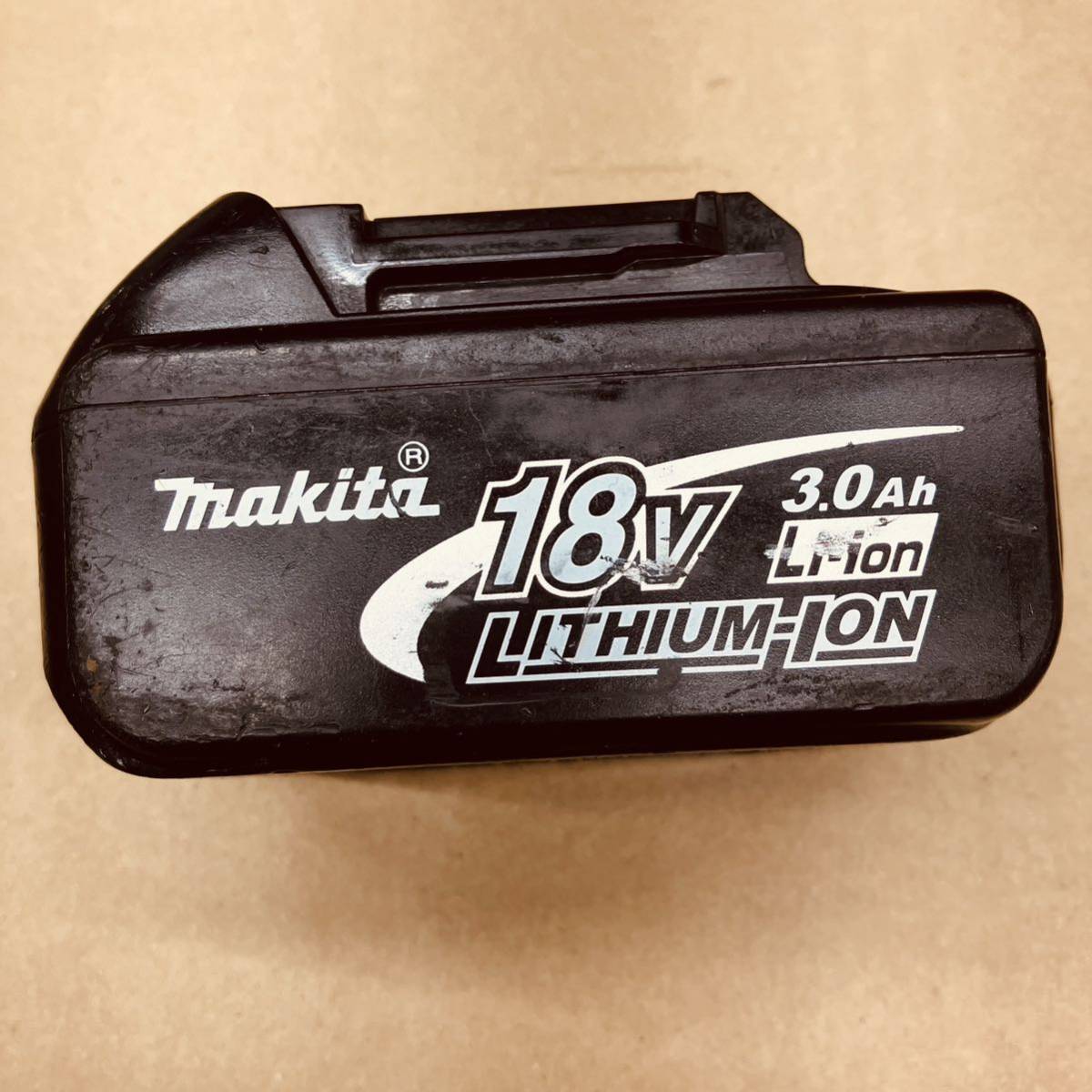 112 中古 純正品 マキタ 充電池 18V 3.0Ah BL1830 リチウムイオン バッテリー makita_画像2