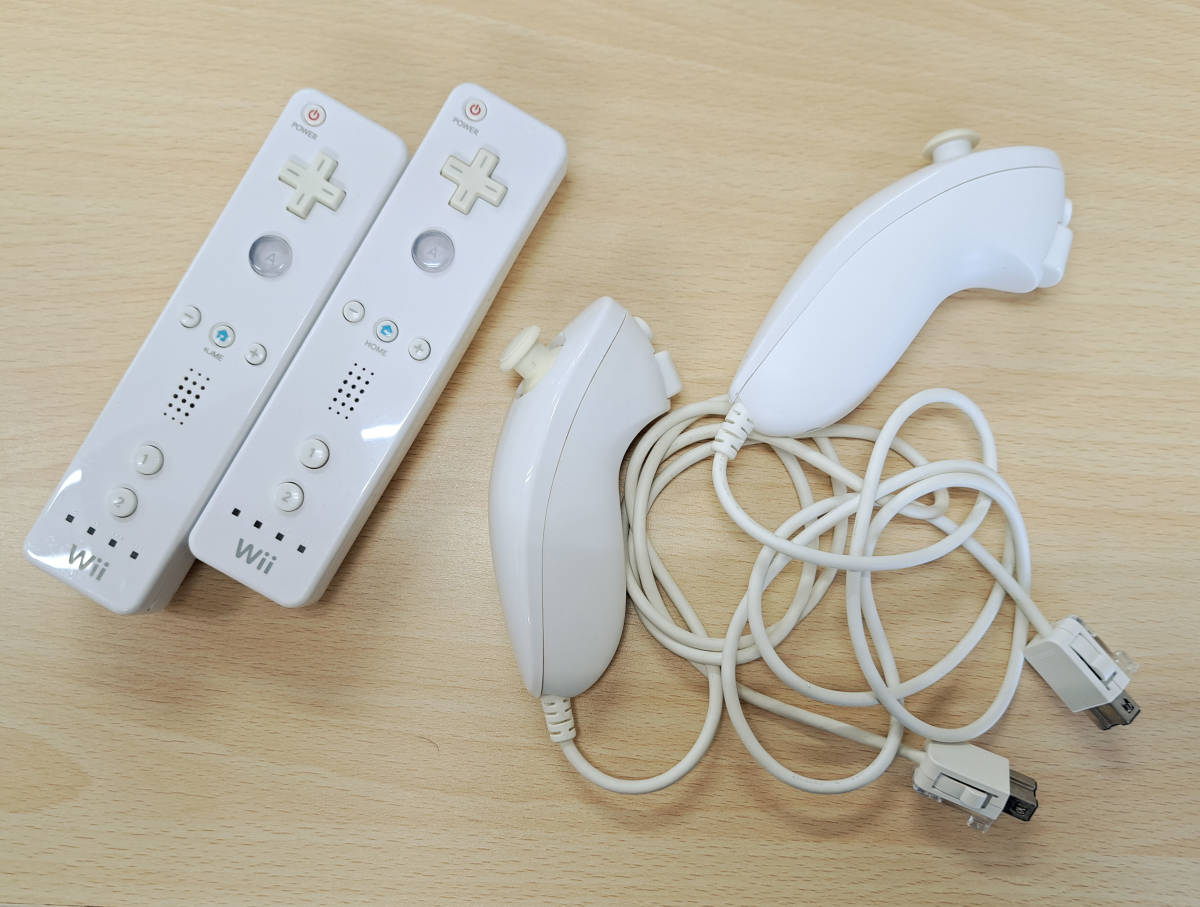 Wii　本体　電源コード　センサーバー　リモコン2個　ヌンチャク2個セット　動作確認済み　中古　(G-094)_画像4