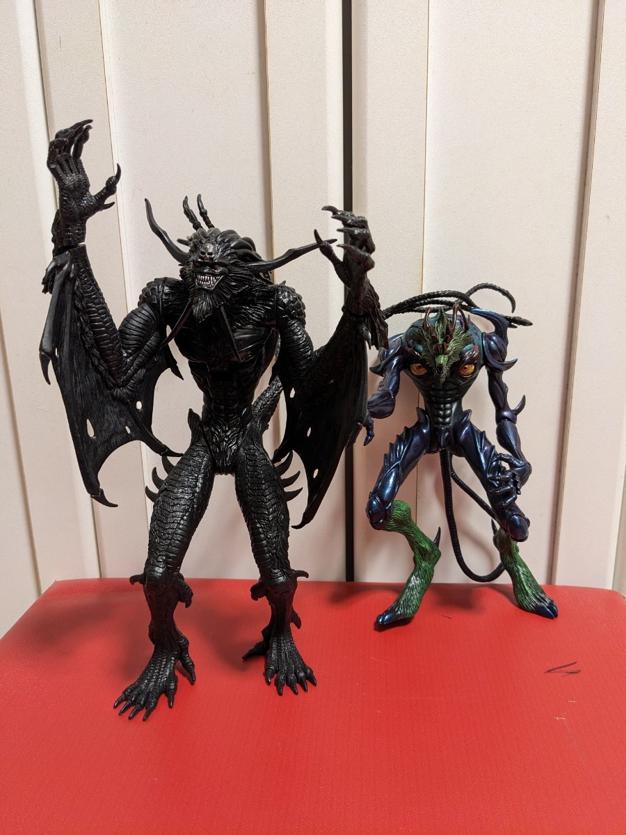  Devilman figure 2 body set,. tail. loss equipped.