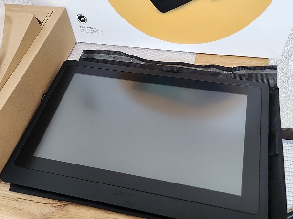 ★Wacom Cintiq 16 FHD 液晶ペンタブレット DTK1660K1D(DTK1660K0D)★_画像2