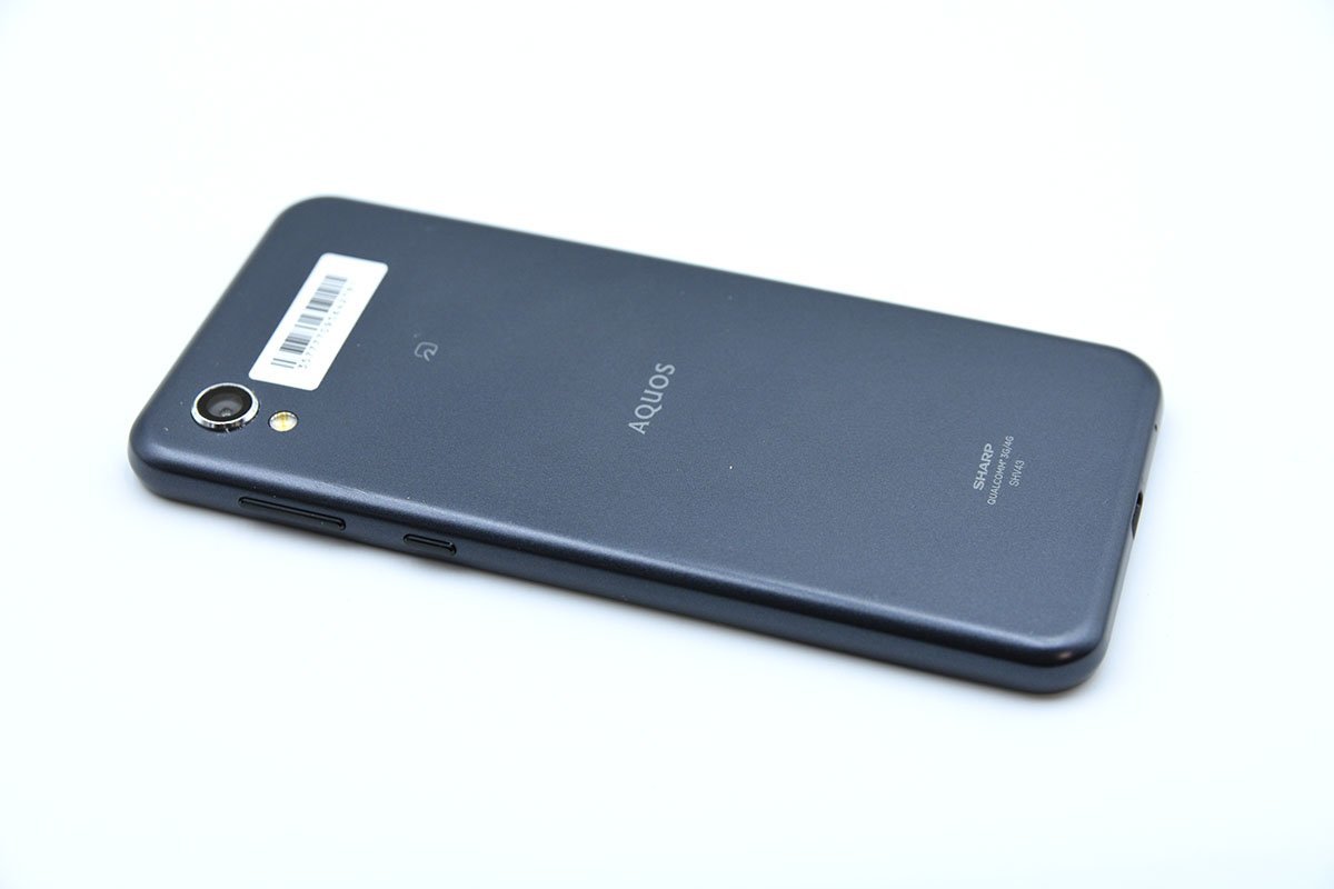 □59●中古 AQUOS SHV43 ブラック 32GB au 判定〇 IMEI357777095642791 送料無料の画像9