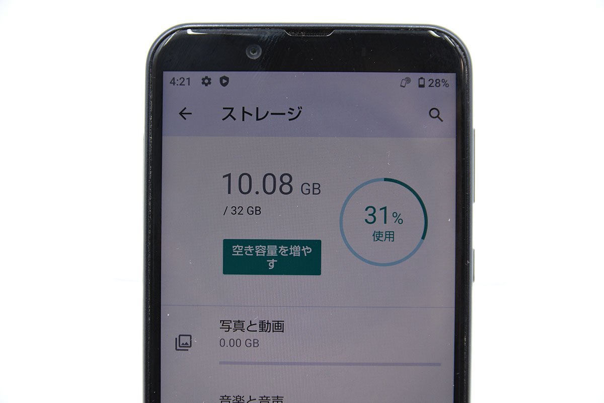 □66●中古 AQUOS SHV43 ブラック 32GB au 判定〇 IMEI35777095645224 送料無料の画像3