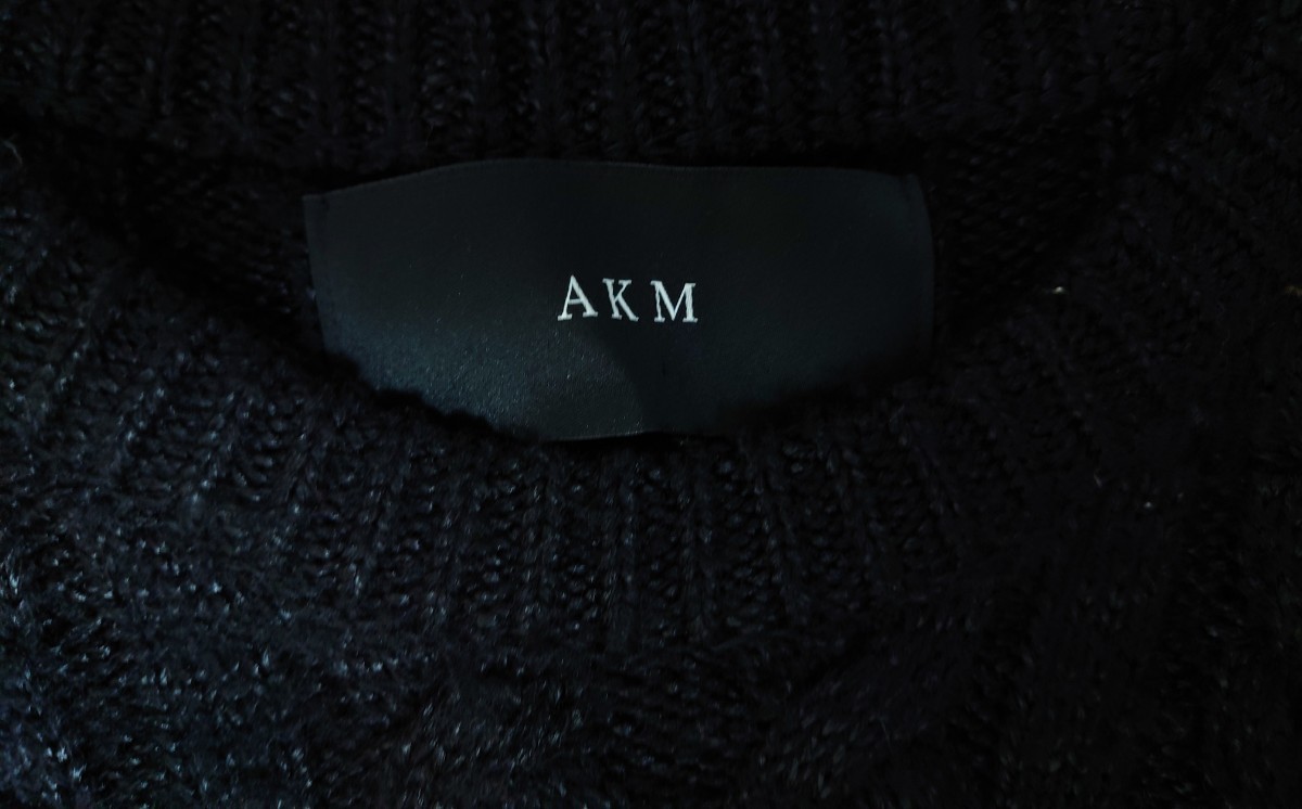 AKM　クルーネックフィッシャーマンニット　サイズL カラー黒　セーター　ニット　1piu1uguale3 _画像6