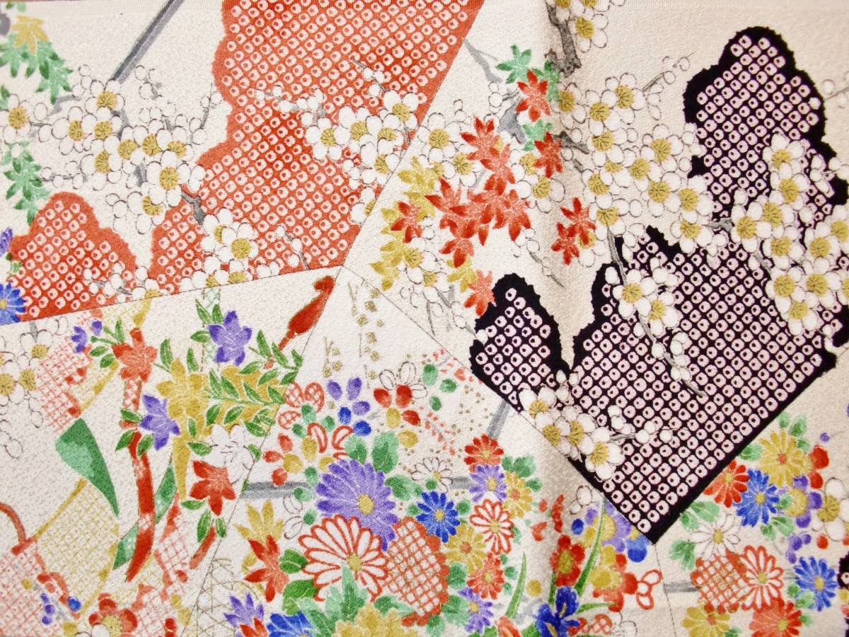 ◆琳花◆ 正絹はぎれ 細かい四季の花々 綸子 美品 18×205 古布 着物はぎれ お人形 テディベアに スヌード 吊るし飾り_画像4