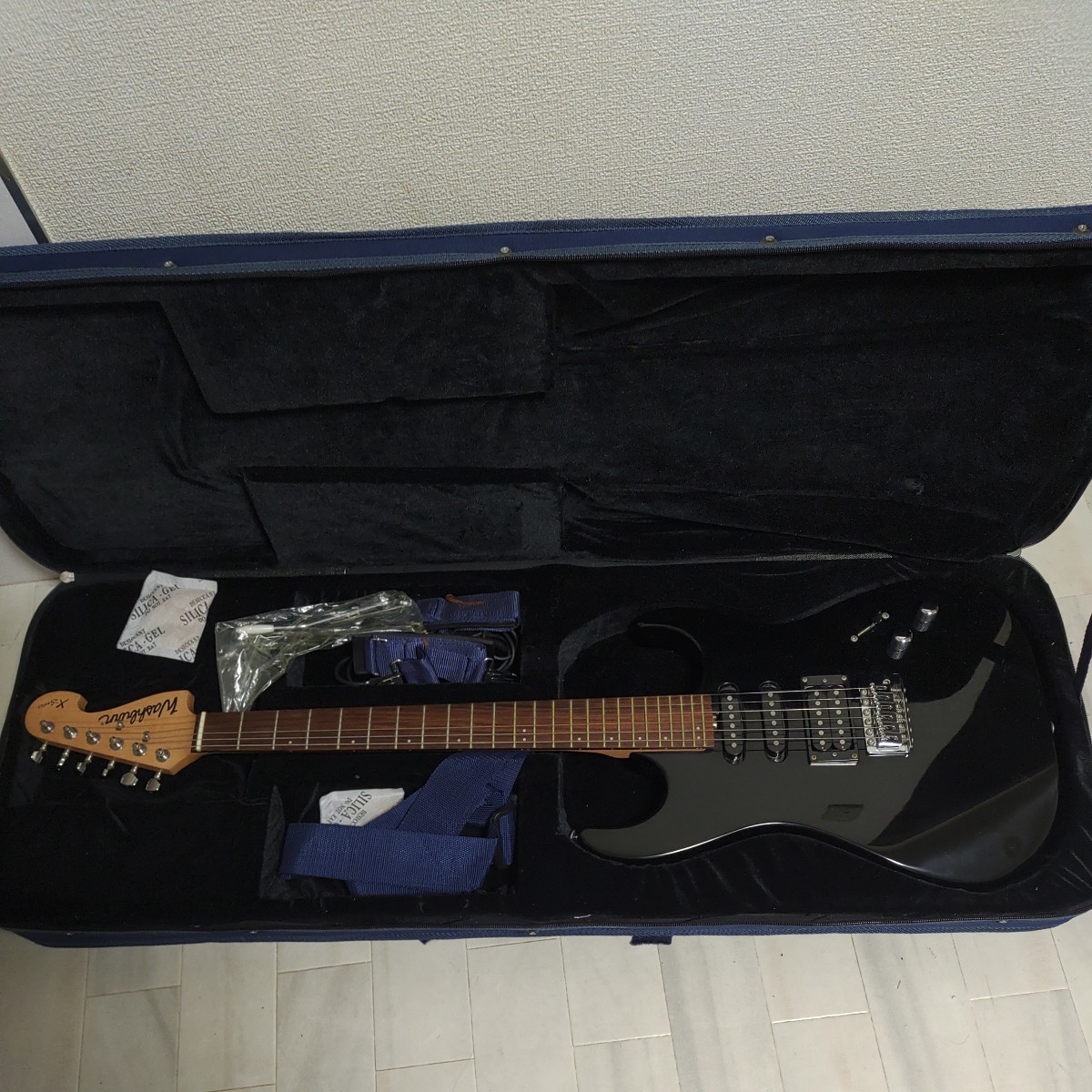 Washburn  X-series エレキギター 中古 ブラック ケース付きの画像1