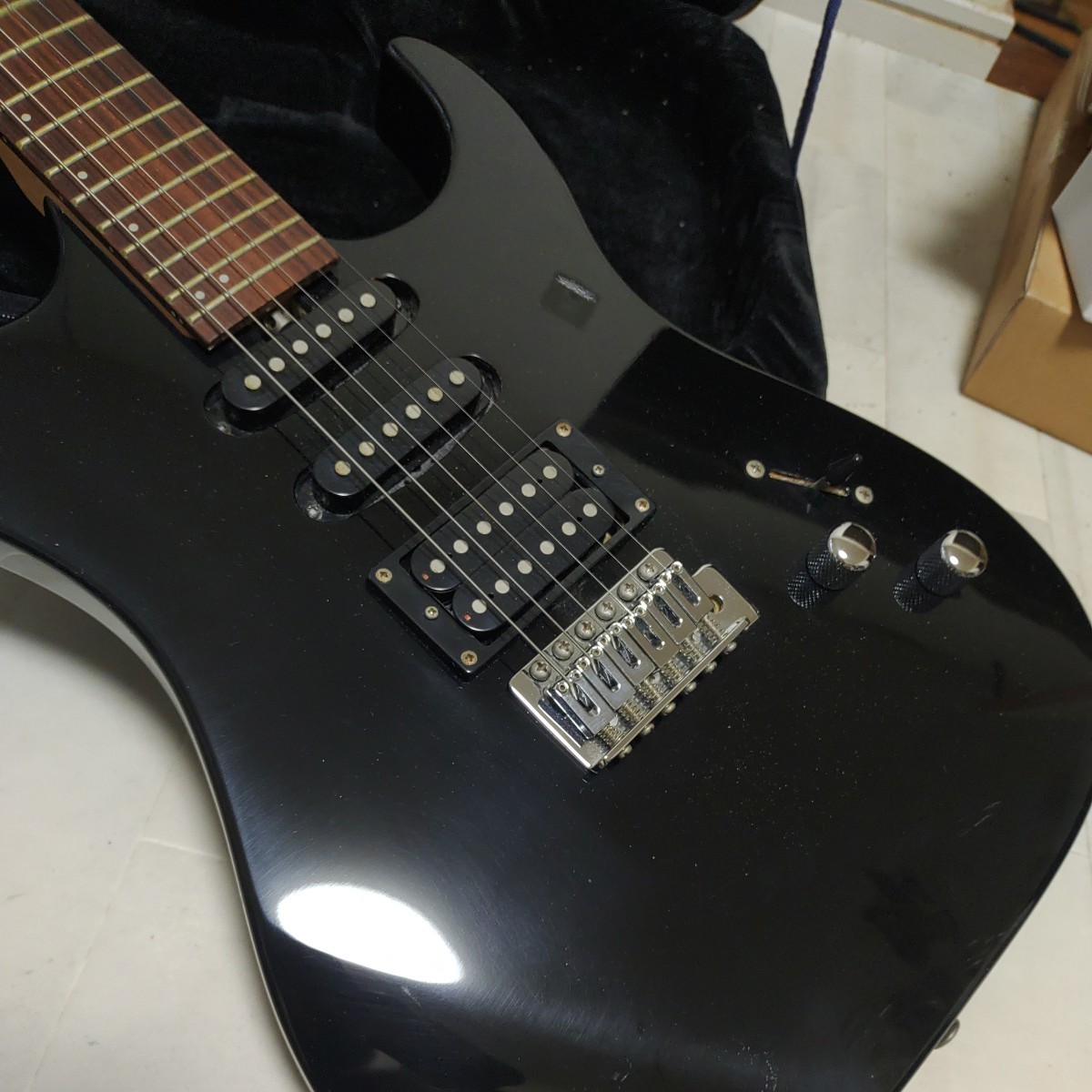 Washburn  X-series エレキギター 中古 ブラック ケース付きの画像10