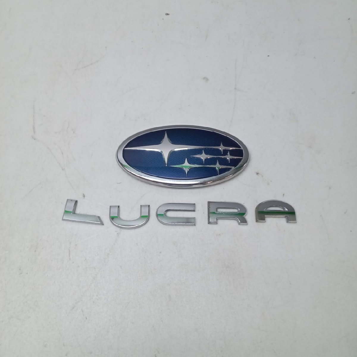 L465F|L455F Lucra оригинальный торцевая дверь эмблема комплект 1A3-18-3/23C8213* включение в покупку не возможно 