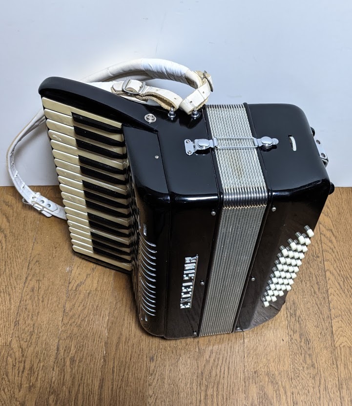  accordion small size . light weight EXCELSIOR 536 beautiful goods Used