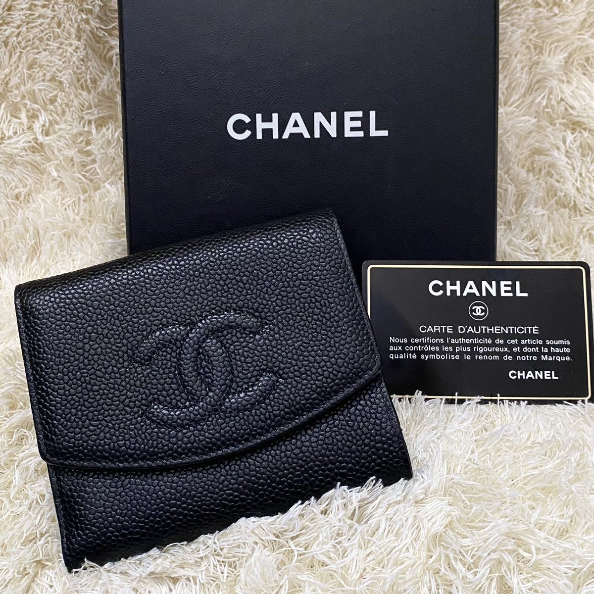 極上美品 CHANEL シャネル キャビアスキン 二つ折り お財布 極上美品 CHANEL シャネル キャビアスキン 二つ折り お財布