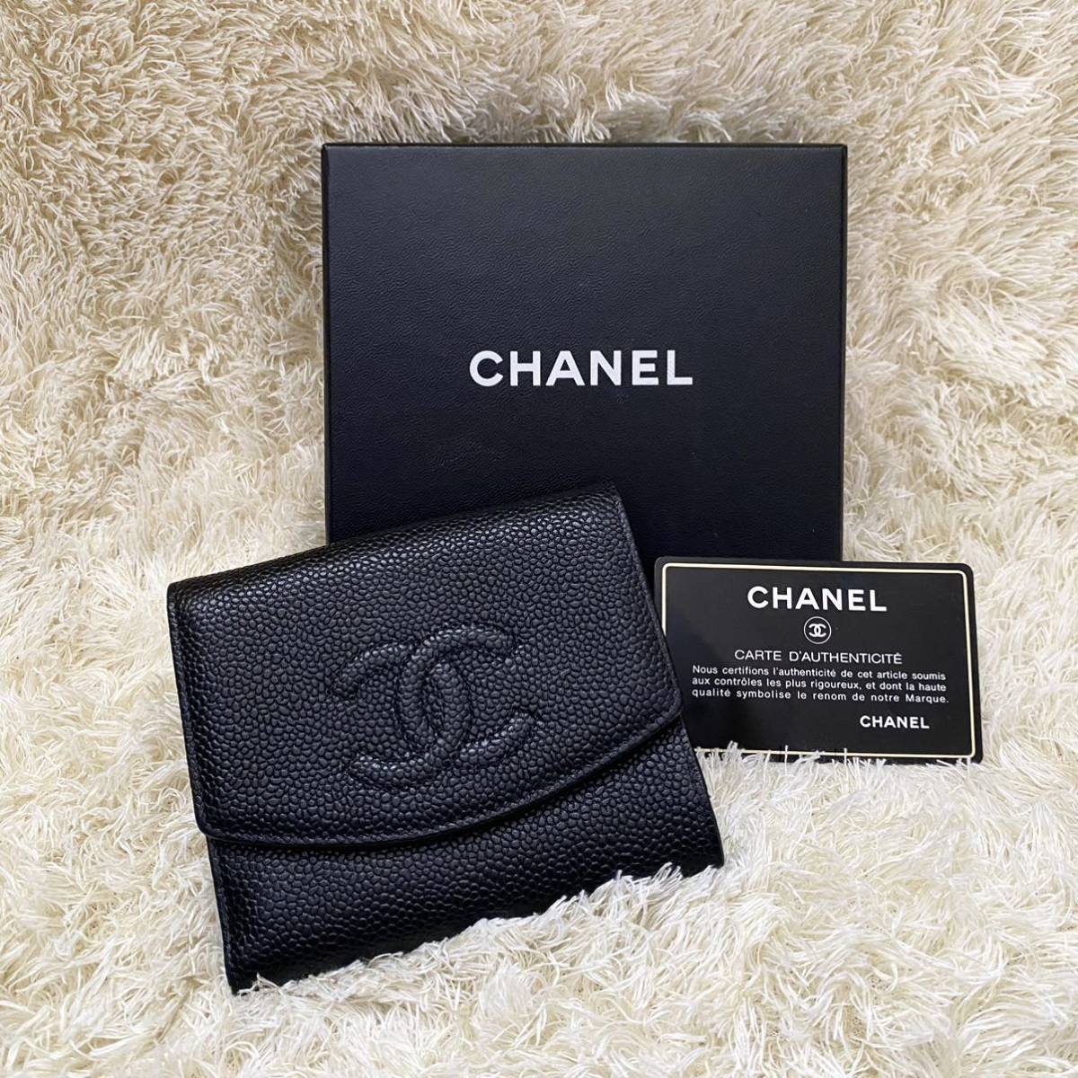 極上美品 CHANEL シャネル キャビアスキン 二つ折り お財布 極上美品 CHANEL シャネル キャビアスキン 二つ折り お財布