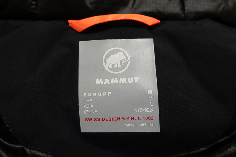 【2023年12月購入】マムート ダウン MAMMUT Floeberg HS Thermo Hooded Coat AF Men L ブラック　_画像6