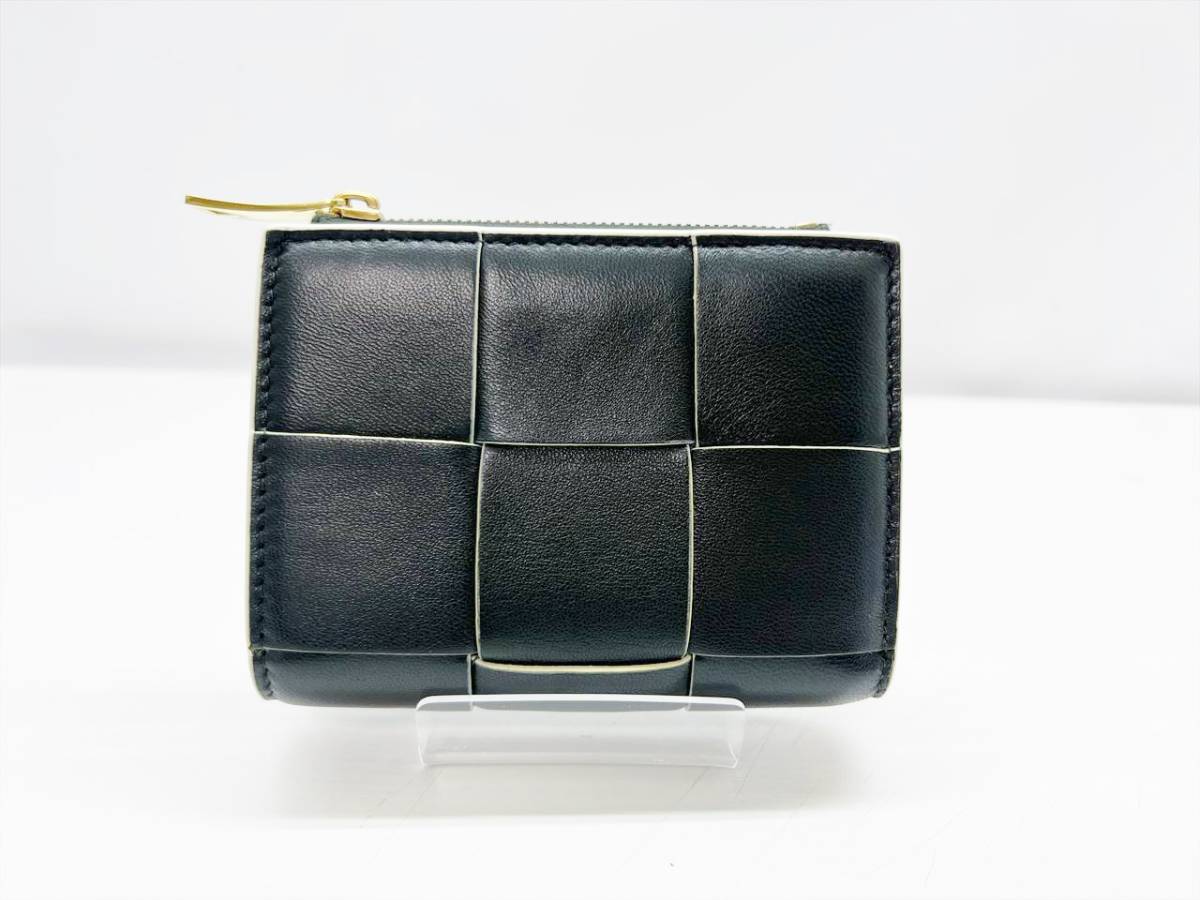 現行 美品 Bottega Veneta ボッテガヴェネタ カセット 二つ折り 現行 美品 Bottega Veneta ボッテガヴェネタ カセット 二つ折り