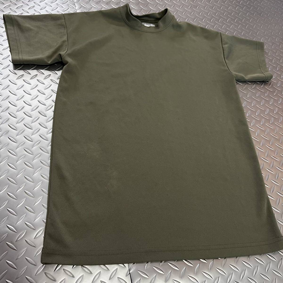 米軍放出品 沖縄　DRIDUKE OD Tシャツ　SMALL ランニング　トレーニング　 (INV A#66)_画像1