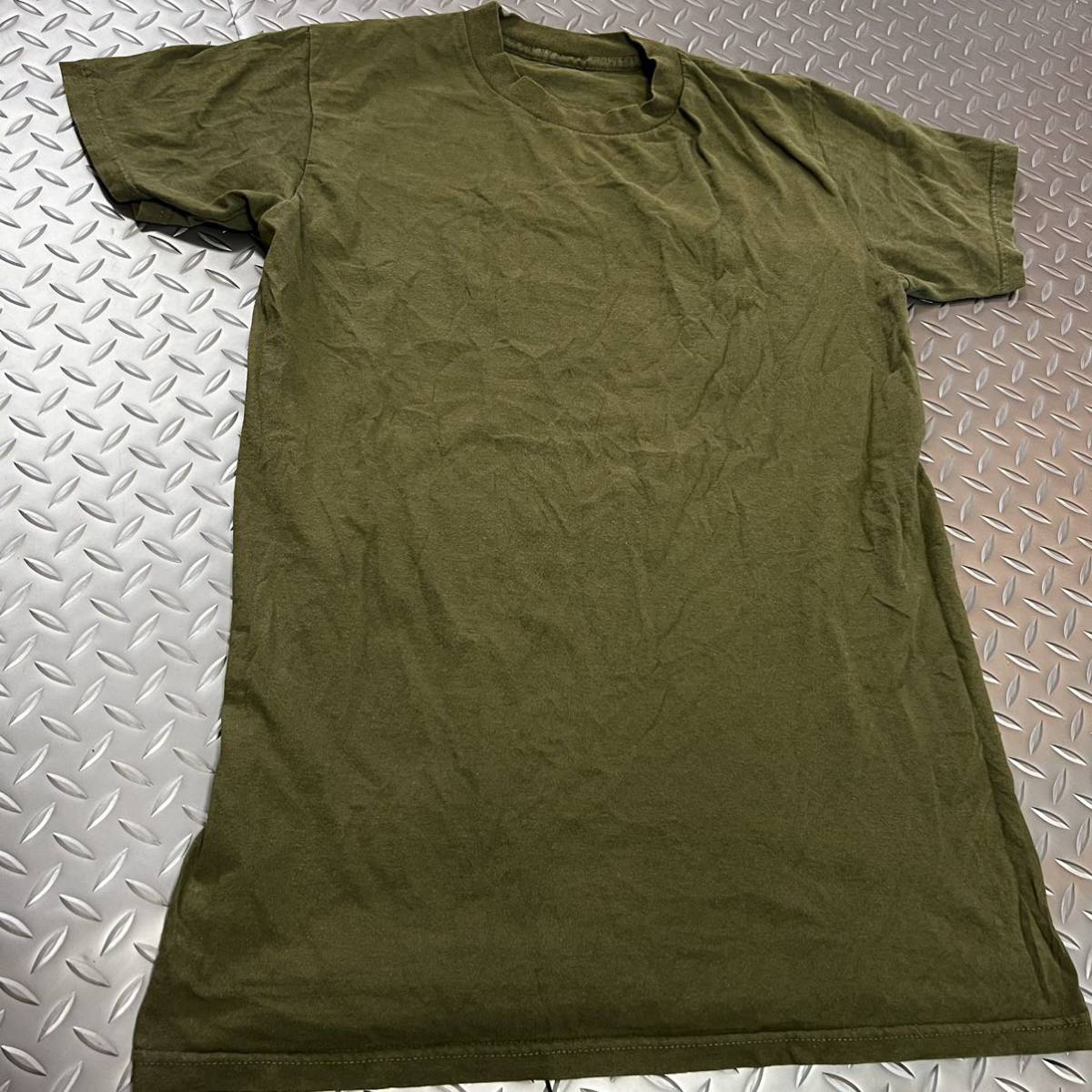 米軍放出品 沖縄　OD Tシャツ ランニング　トレーニング　 (INV A#68)_画像1