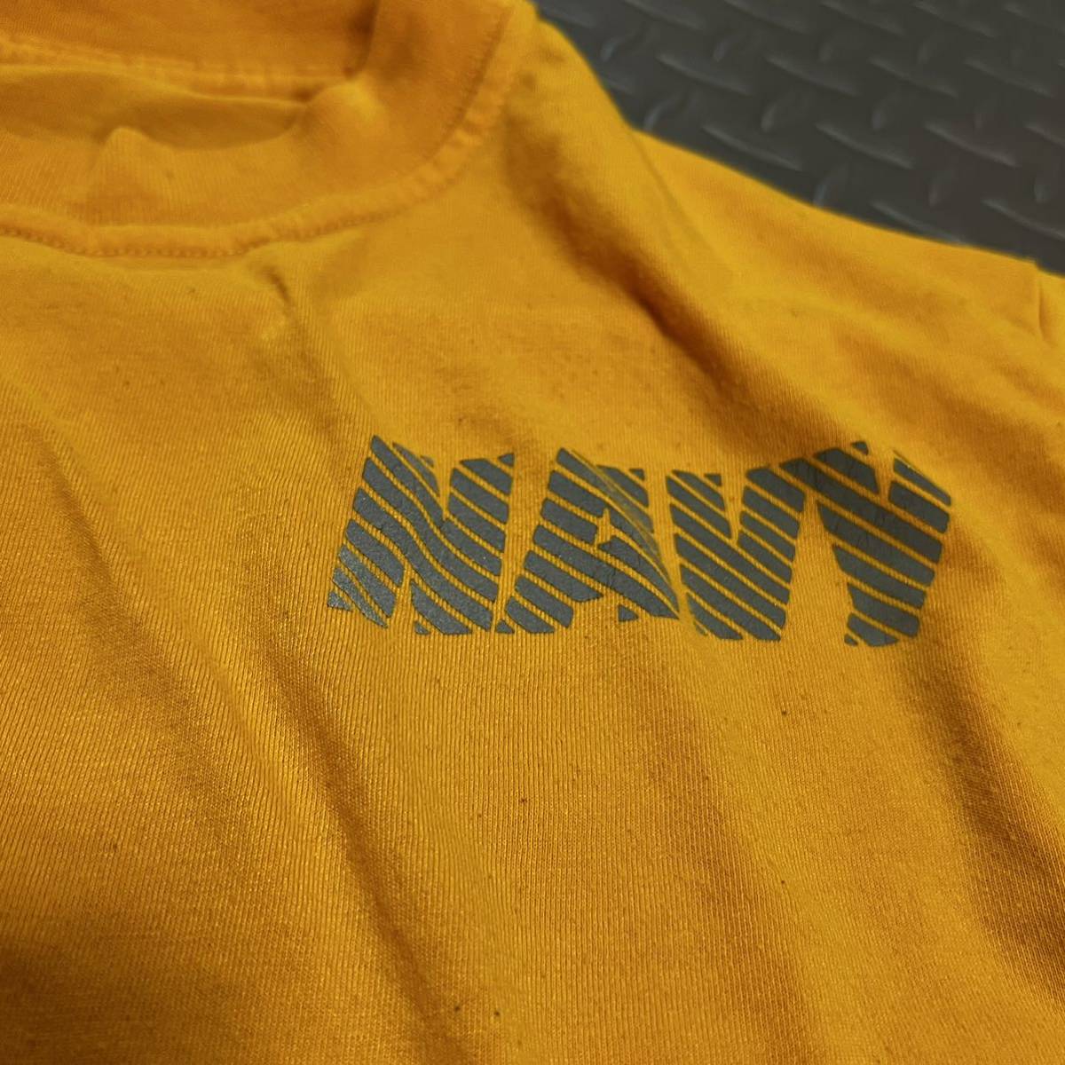 US 米軍放出品 沖縄 Tシャツ NAVY イエロー ランニング スポーツ MEDIUM (INV B#04)の画像2