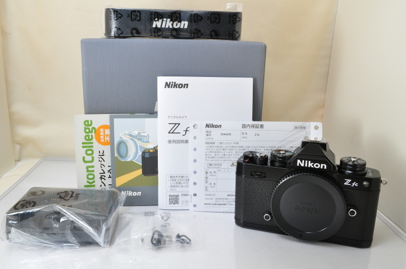 ★★新品同様 Nikon ニコン Z fc ボディ ショット数 : 40 w/Box♪♪#5714_画像1