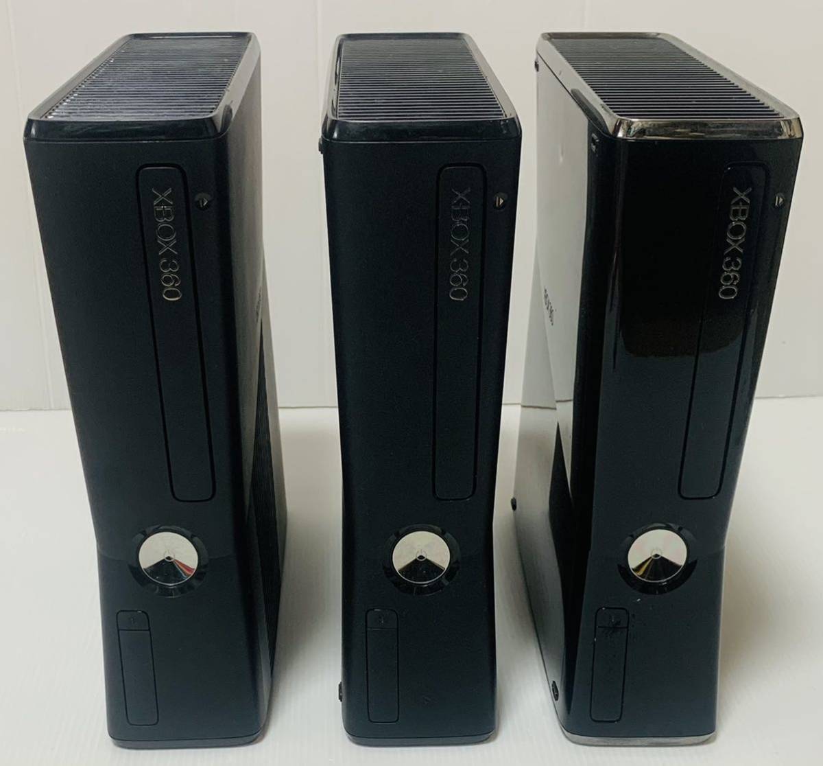 1円スタート Xbox360 S Model 1439 ブラック 3台セット 通電確認済み 動作未確認 ジャンク扱い マイクロソフト_画像1