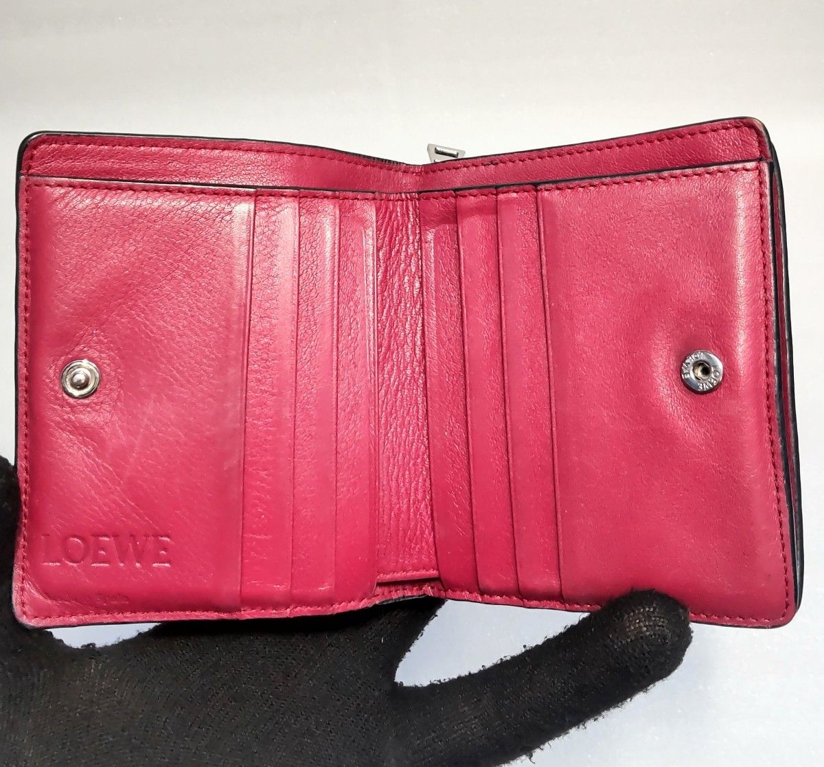 LOEWE ロエベ 財布 二つ折り財布 ファスナー付 レザー ブラック LOEWE ロエベ 財布 二つ折り財布 ファスナー付 レザー ブラック