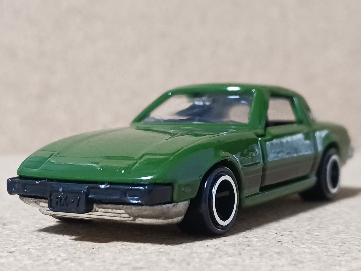 ◆中国製トミカ/アミューズメント(1/60)◆マツダ・サバンナ・RX-7(SA22C/濃緑)◆箱なし/ルース/傷少良品/キーチェーン欠品★夢屋CT012★_画像1