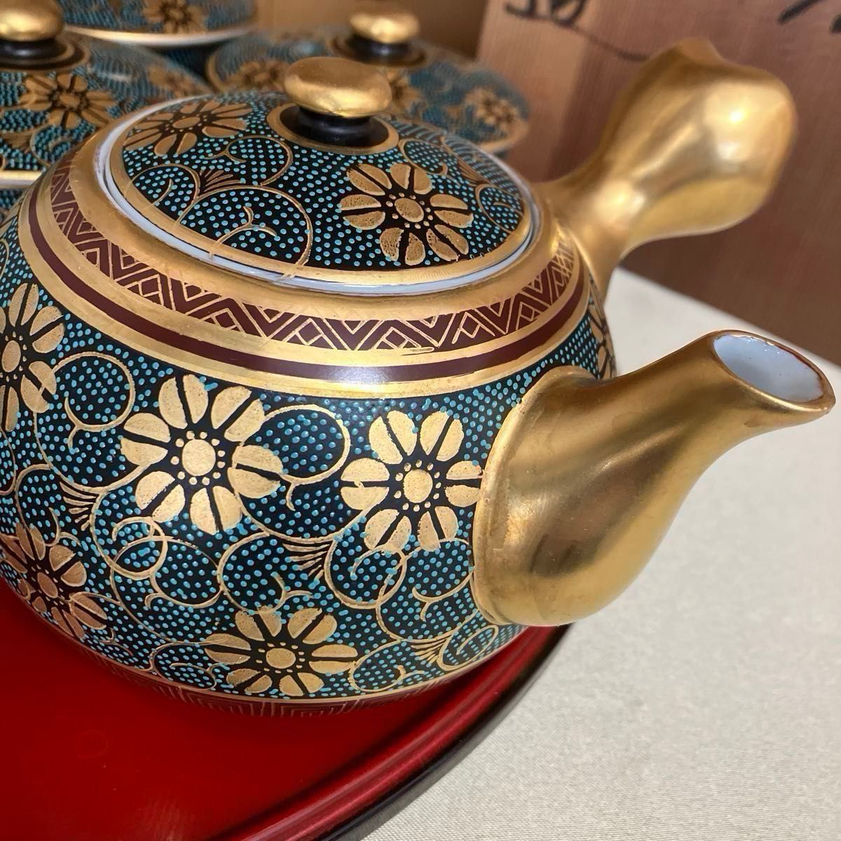 九谷 洋山窯 青粒鉄仙 蓋付き湯呑み 茶器揃 茶器セット 未使用 九谷 洋山窯 青粒鉄仙 蓋付き湯呑み 茶器揃 茶器セット 未使用