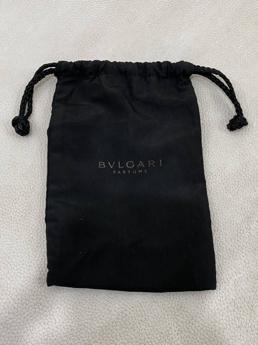 R4A051◆新古品◆ エミレーツ航空 ブルガリ BVLGARI ボディエマルジョン 歯ブラシ ティッシュ等 ポーチ付き アメニティセット_画像3