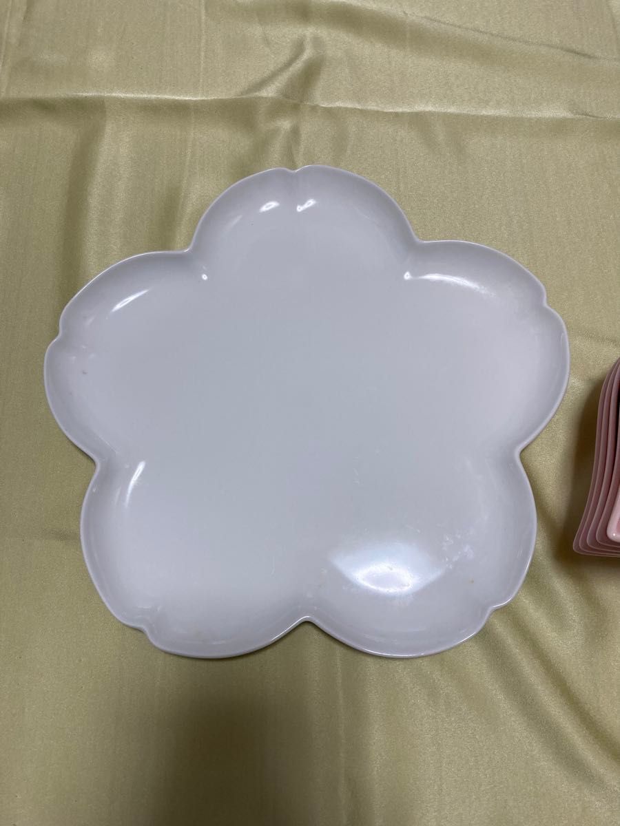 桜型のお皿　ピンク×ホワイト　セット　小鉢　小皿　大皿