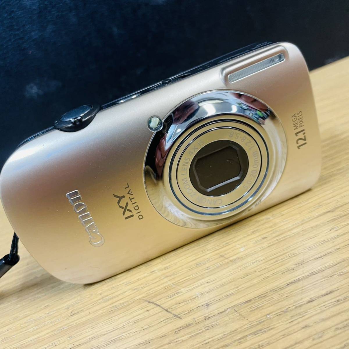 動作品 Canon ixy 510 DIGITAL IS コンパクトデジタルカメラ ゴールド チャージャー付き NN8657_画像2