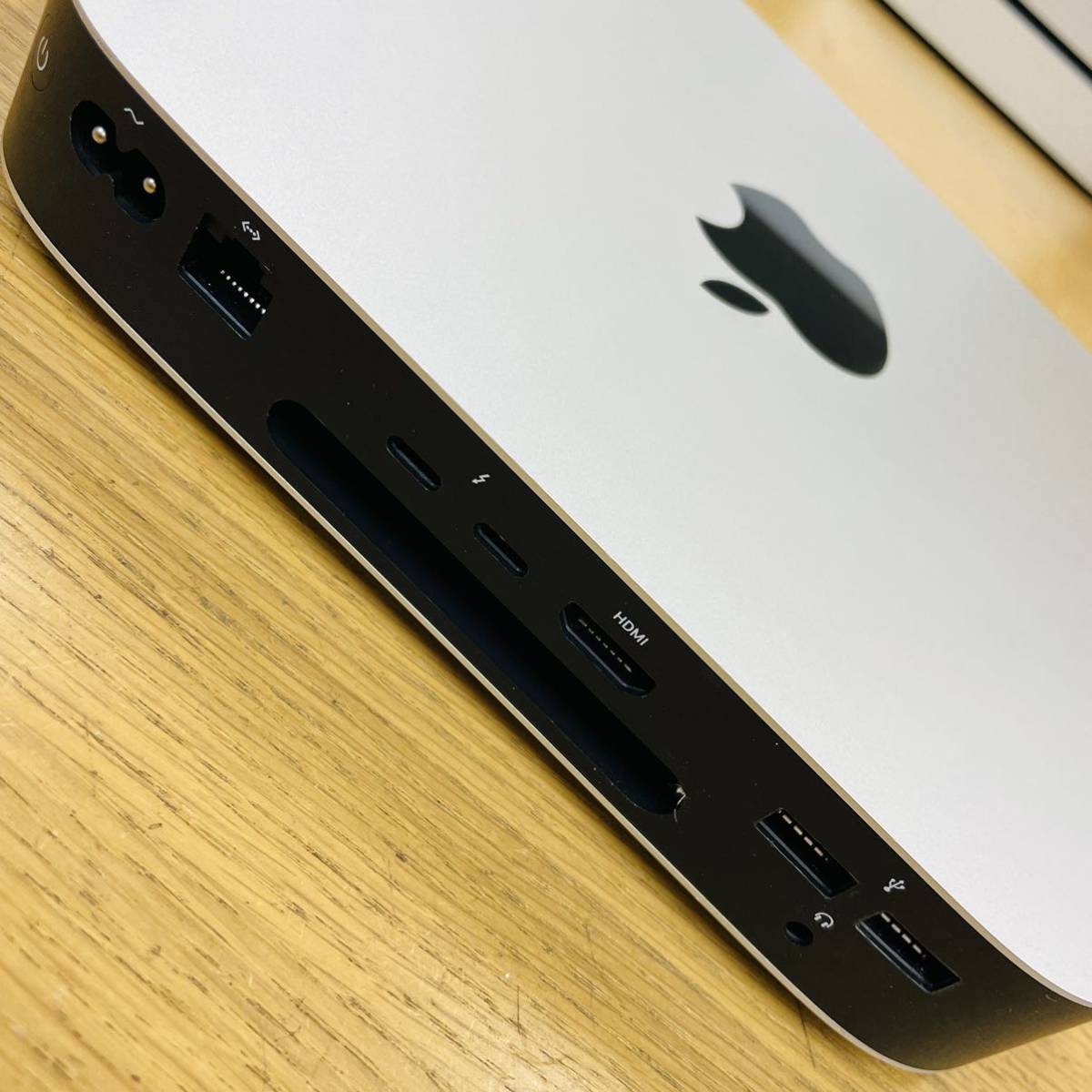 動作品 Apple Mac mini 2020 M1 16GB 256GB SSD シルバー デスクトップPC NN8781_画像4