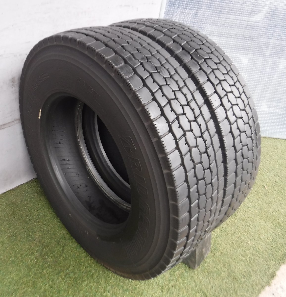 ★225/80R17.5 123/122L BRIGESTONE M888☆ミックスタイヤ ライトトラック用に！2本セット価格！直接引き取り大歓迎！21年製20年製_A223の画像2