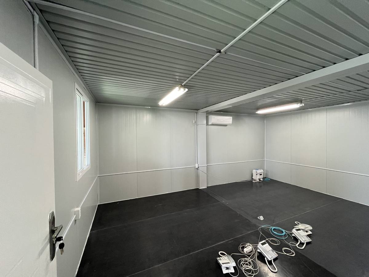 2F建て 組立式 ユニットハウス 3m×6m 2部屋 階段有 歩廊あり 2F建て 組立式 ユニットハウス 3m×6m 2部屋 階段有 歩廊あり