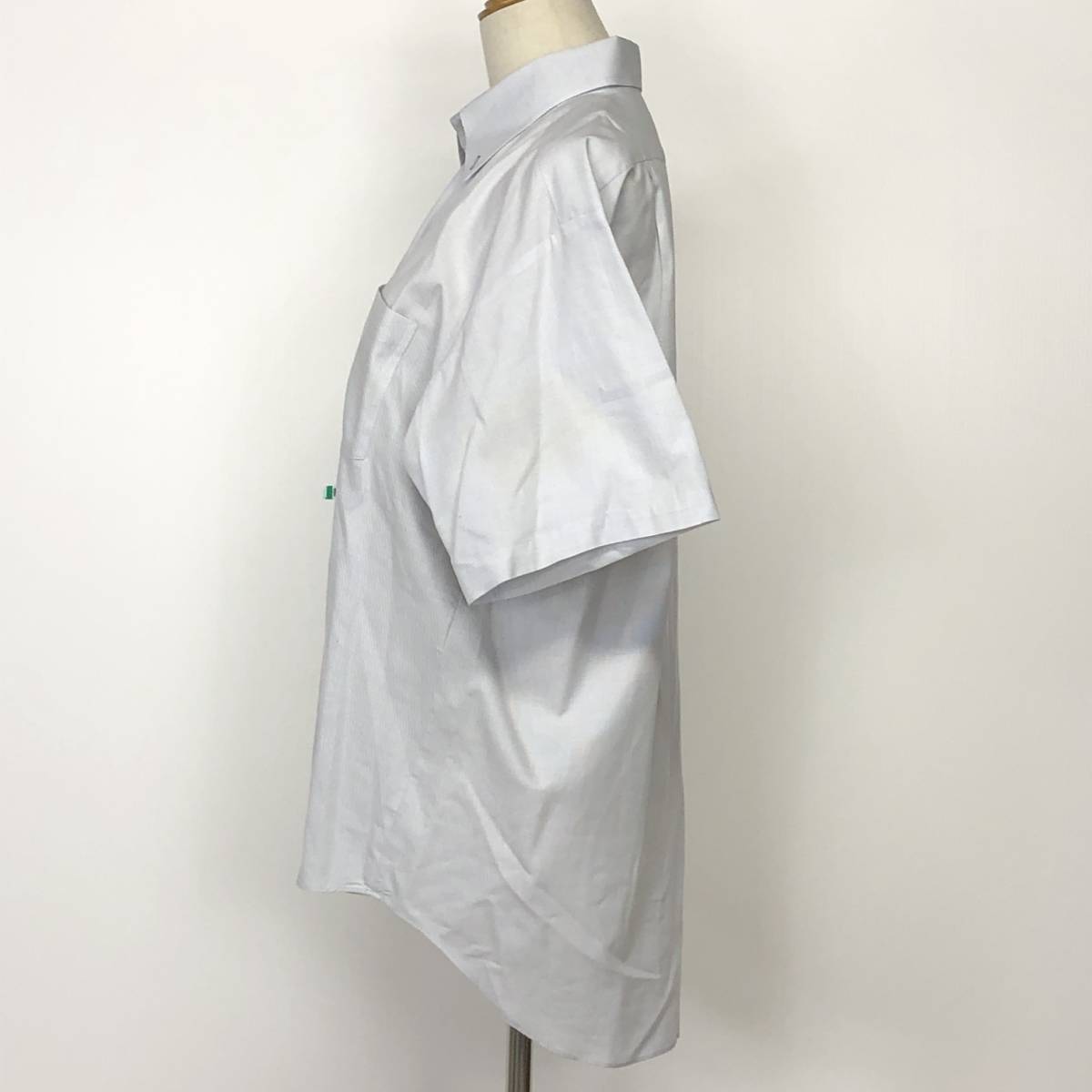 X333 VILLAND しまむら メンズ トップス ワイシャツ 半袖 クリーニングタグ付き XL ホワイト 白 綿素材含 オフィススタイリッシュルック_画像2