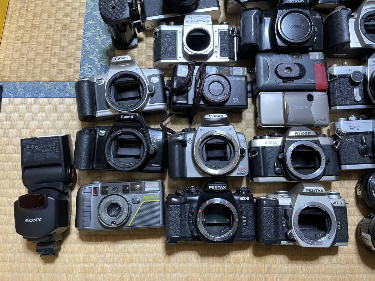 ★大特価★カメラ レンズ 80個以上　ジャンク　まとめ　Canon Nikon SONY PENTAX Konica FUJIFILM SIGMA TAMRON★現状品★ダンボール3箱分_画像3