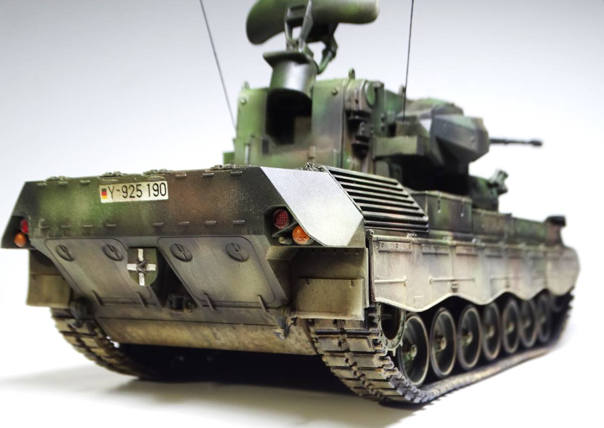 1/35　ドイツ対空戦車　ゲパルト　人形付き塗装済み完成品_画像5