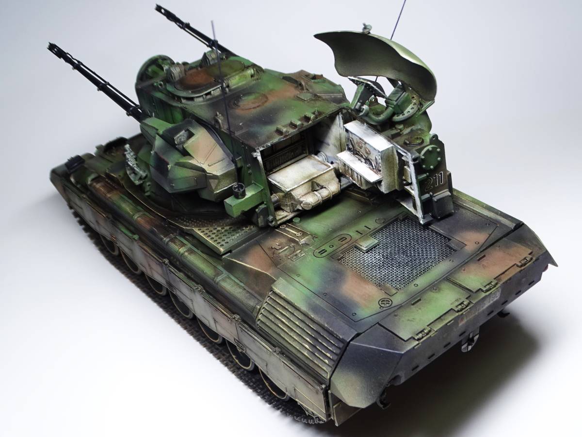 1/35　ドイツ対空戦車　ゲパルト　人形付き塗装済み完成品_画像4