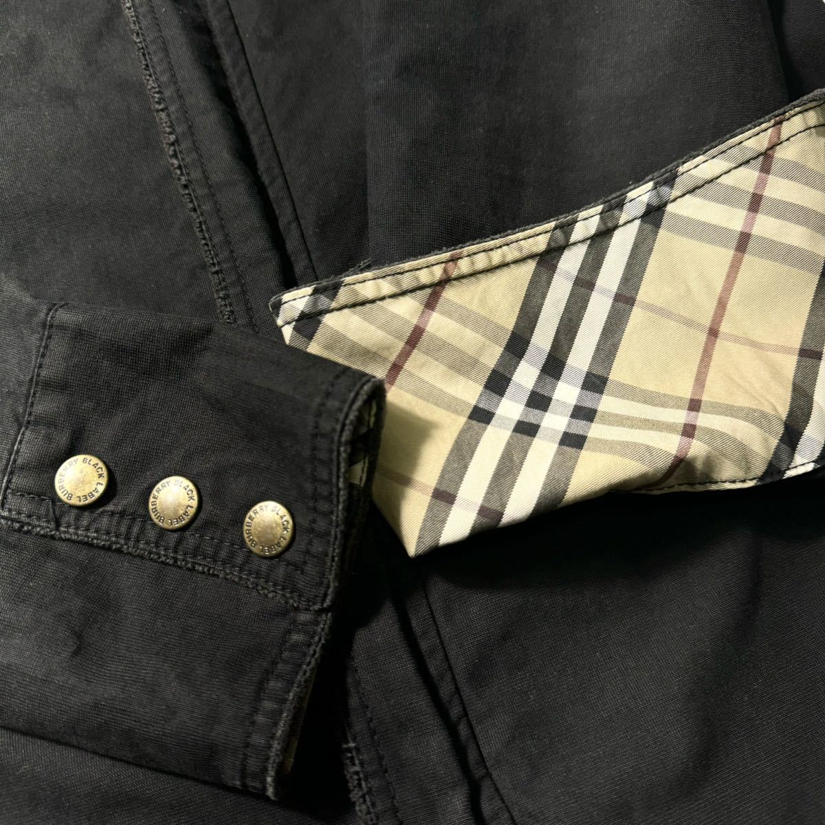 1円《希少》BURBERRY BLACK LABEL バーバリーブラックレーベル ブルゾン ノバチェック ジャケット 黒 襟ワイヤー ホースロゴ M ミリタリー_画像9