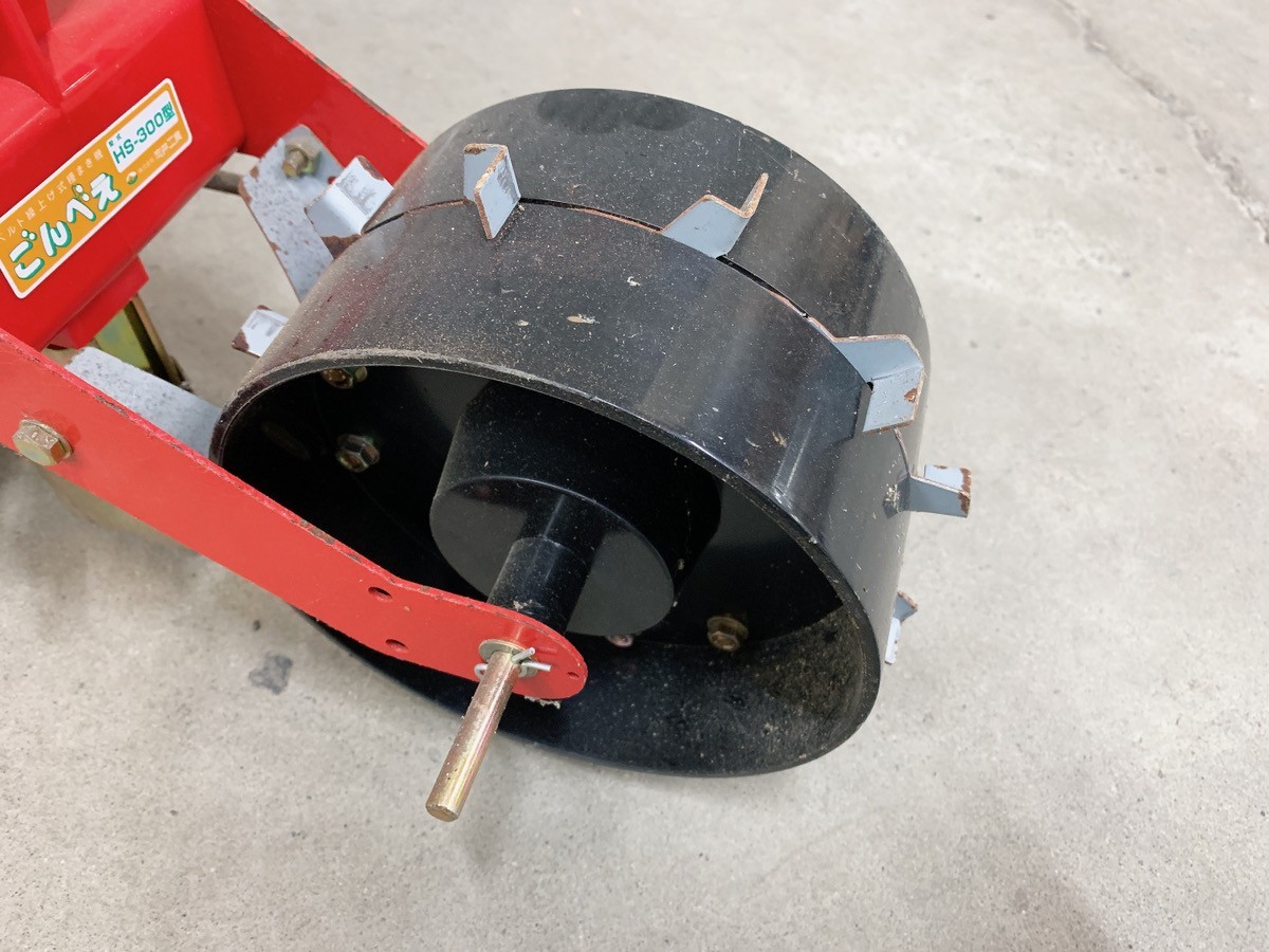 中古 向井工業 ベルト繰上式種まき機 ごんべえ HS-300型 手押し 中古 向井工業 ベルト繰上式種まき機 ごんべえ HS-300型 手押し