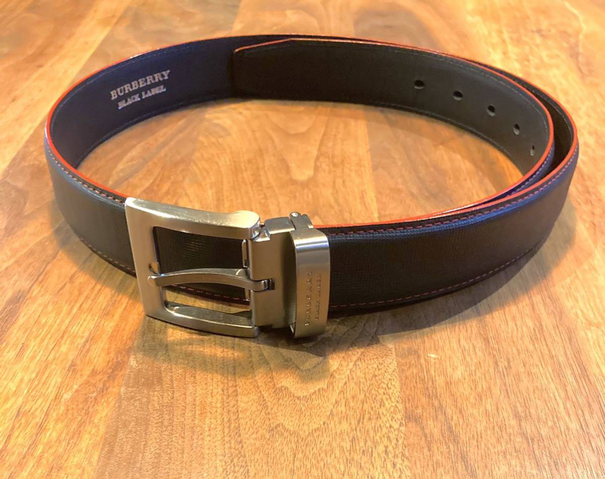 《未使用品》BURBERRY BLACK LABEL バーバリーブラックレーベル メンズ レザーベルト チェック 黒 赤_画像1