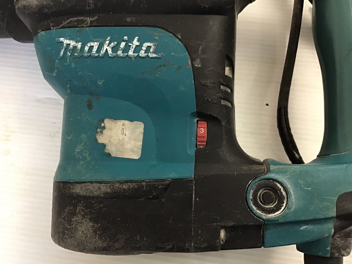 makita／マキタ 電動ハンマ HM111C 動作OK ピック はつり 電動工具 穴あけ ハツリ 作業用 建築現場の画像6