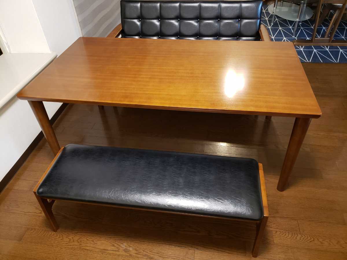 Bibian 比比昂- ☆そこそこ美品☆直接引取可☆カリモク60+ Bibian 比比昂- ☆そこそこ美品☆直接引取可☆カリモク60+