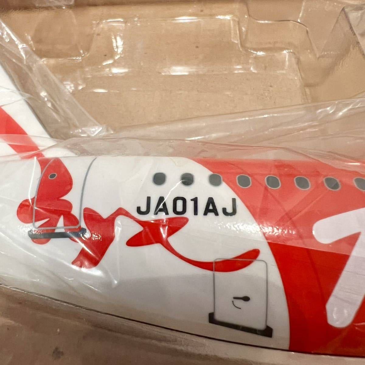 【非売品・箱以外美品未開封】Air Asia エアーアジア【AIRBUS エアバス A320】合金 大型模型（1/100）機体380mm Limited Edition 台座木製_画像5