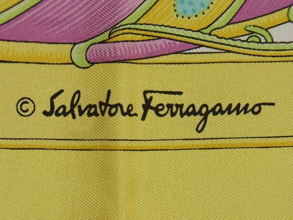 1円 ■極美品■ Salvatore Ferragamo フェラガモ シルク100% フィッシュ 魚 スカーフ ストール ショール イエロー系 BE8393_画像4