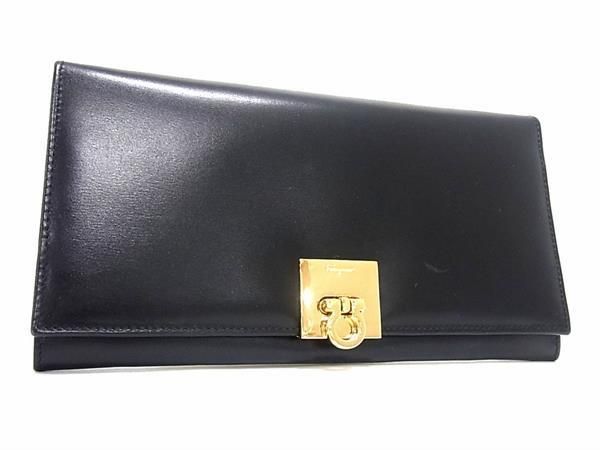 1円 ■美品■ Salvatore Ferragamo フェラガモ ガンチーニ レザー 二つ折り 長財布 ウォレット レディース ブラック系 BH1562_画像1