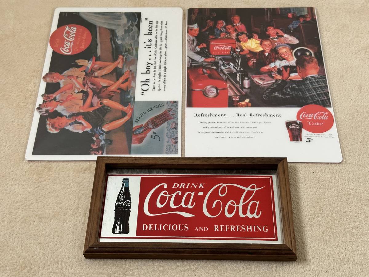 Coca-Cola 下敷き2枚（未開封）、壁掛けパブミラー（中古）セット_画像1
