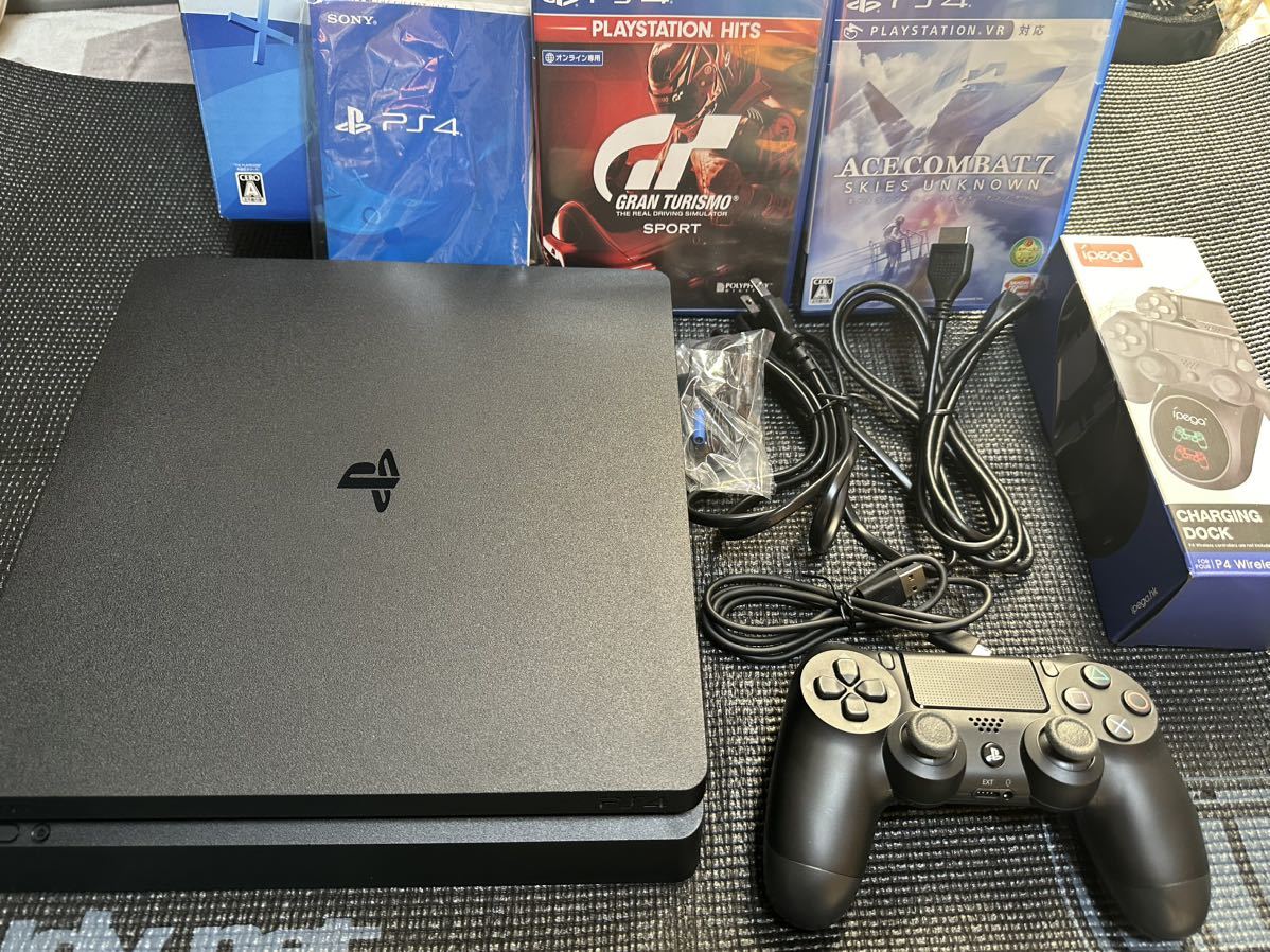 SONY PlayStation 4 ジェット・ブラック 500GB CUH-2200ABO1 ワンオーナー品 中古 中古ソフト2本付き 充電スタンドも付属 即決_画像1