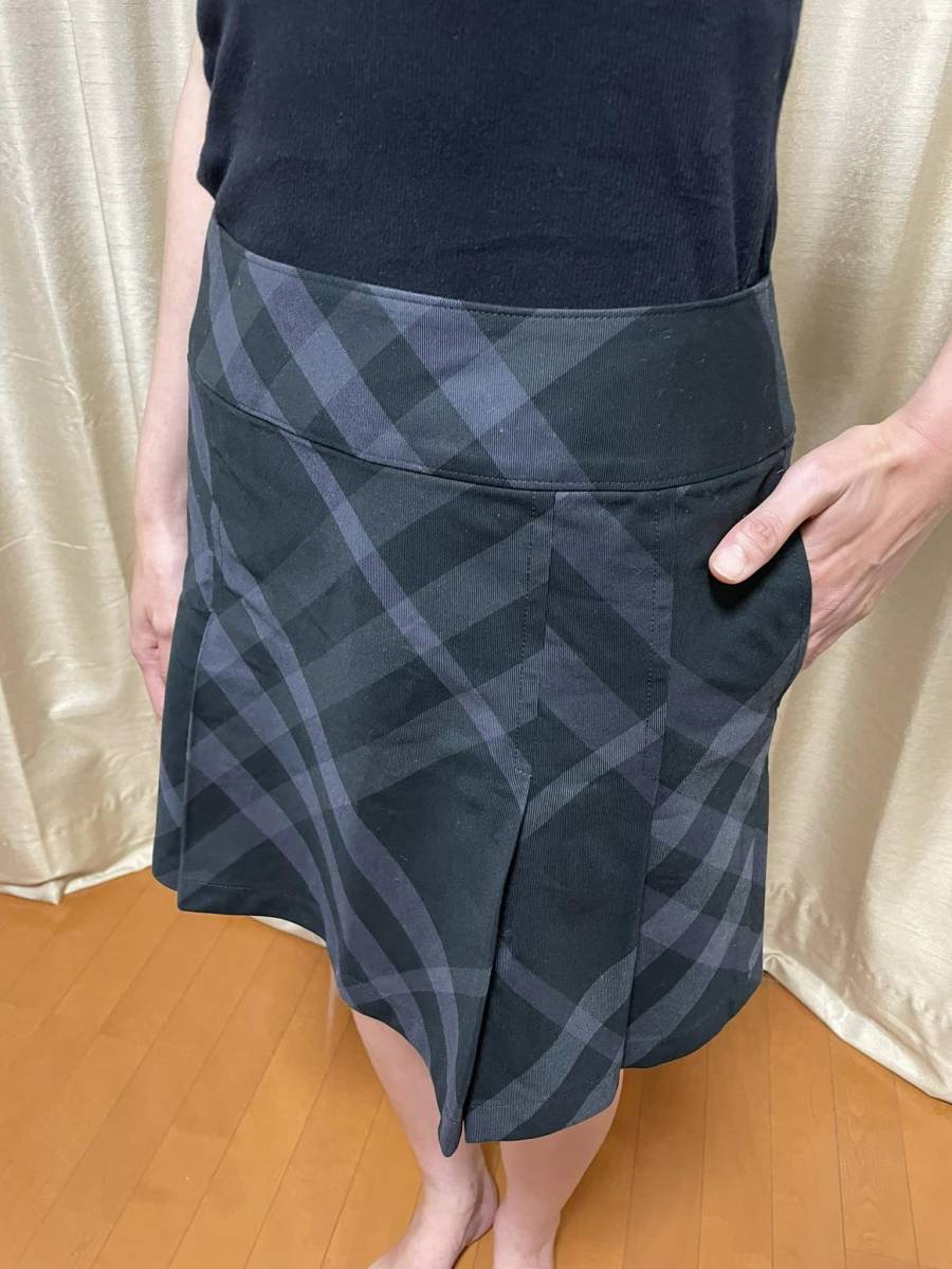 ☆BURBERRY☆ゴルフ☆ミニスカート☆チェック☆台形スカート☆美品☆_画像3