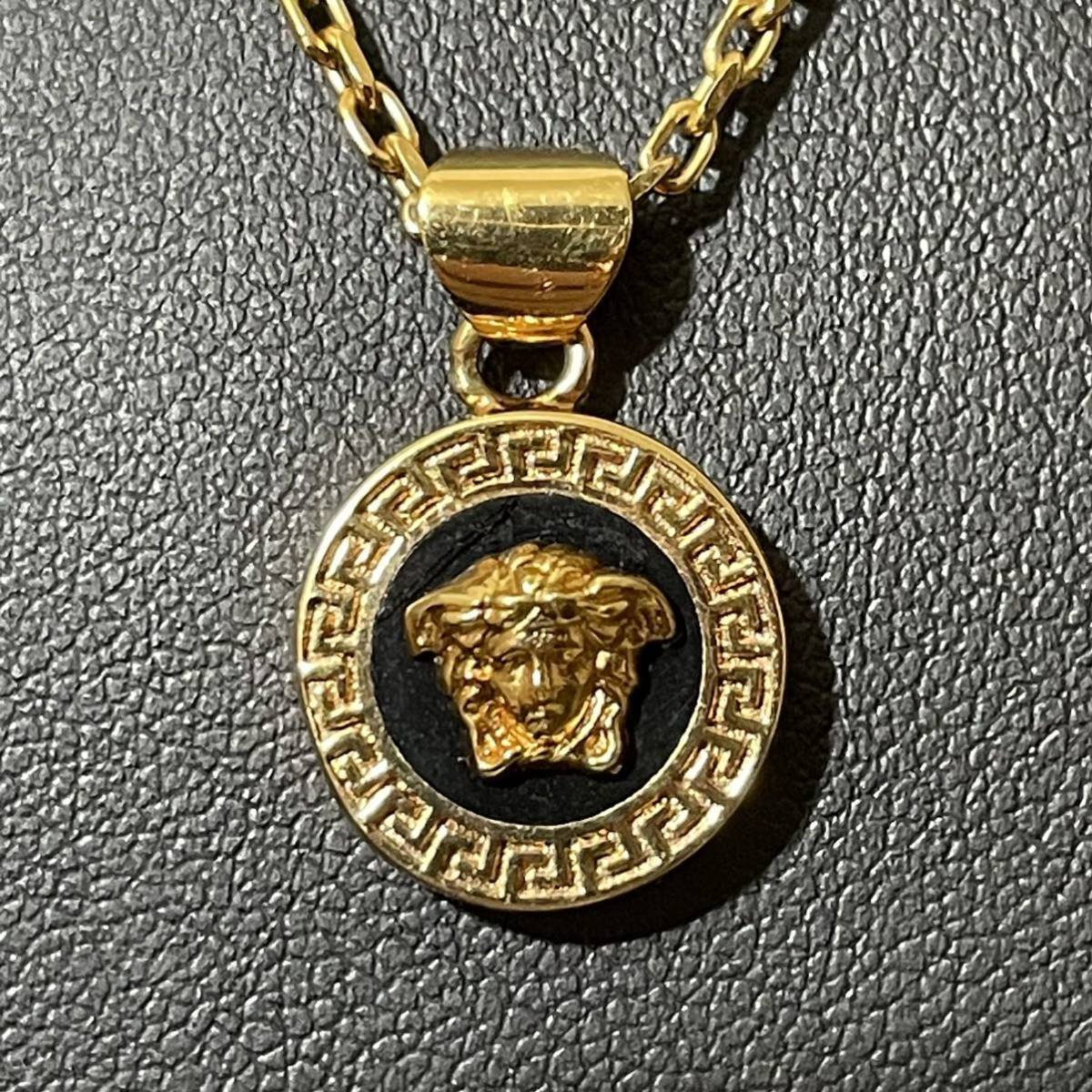 ★ VERSACE Medusa Necklace ヴェルサーチ ネックレス メドゥーサ メデューサ グレカ サークル ペンダント ゴールドメタル イタリア製 正規_画像3