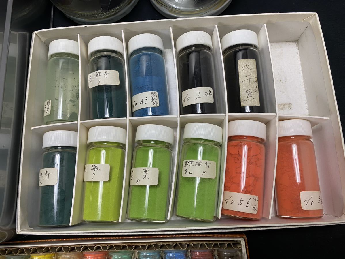 AZ-418 日本画 画材 岩絵具 岩絵の具 顔料 水干絵具 水干 大量 絵具 胡粉 具材 天然鉱物 絵の具 アート 材料 画材 現状品 _画像5