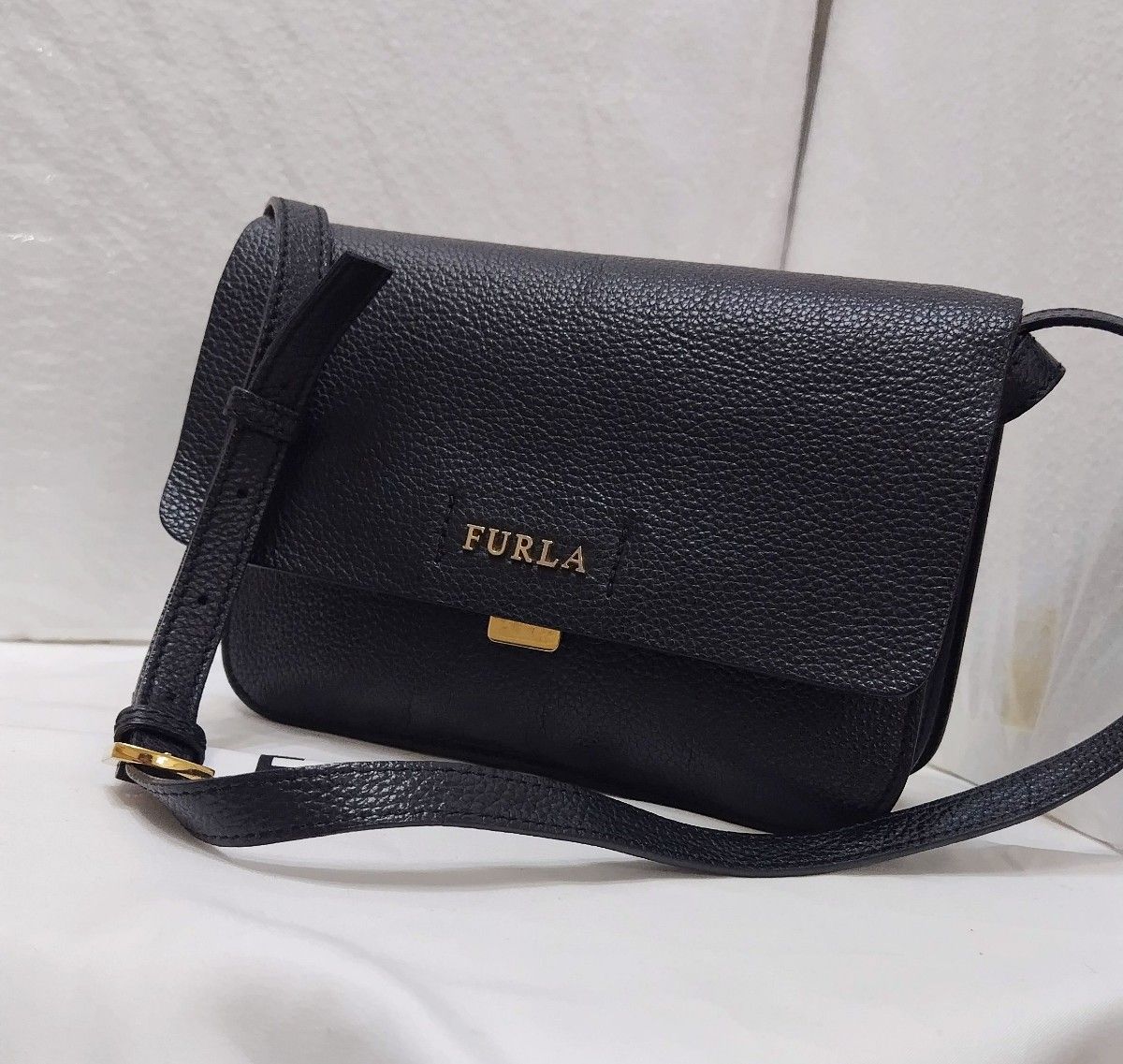 フルラ FURLA　ショルダーバッグ 黒 レザー